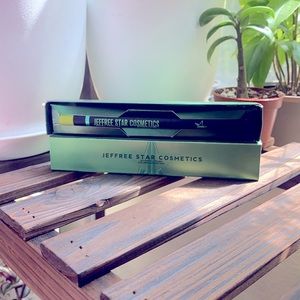 ❄️$5 in Bundle⛄ Jeffree Star Eyeliner in Money Counter